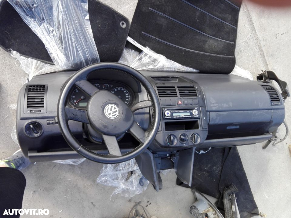 Plansa de bord cu airbag volan si pasager Volkswagen Polo din 2007 - 2