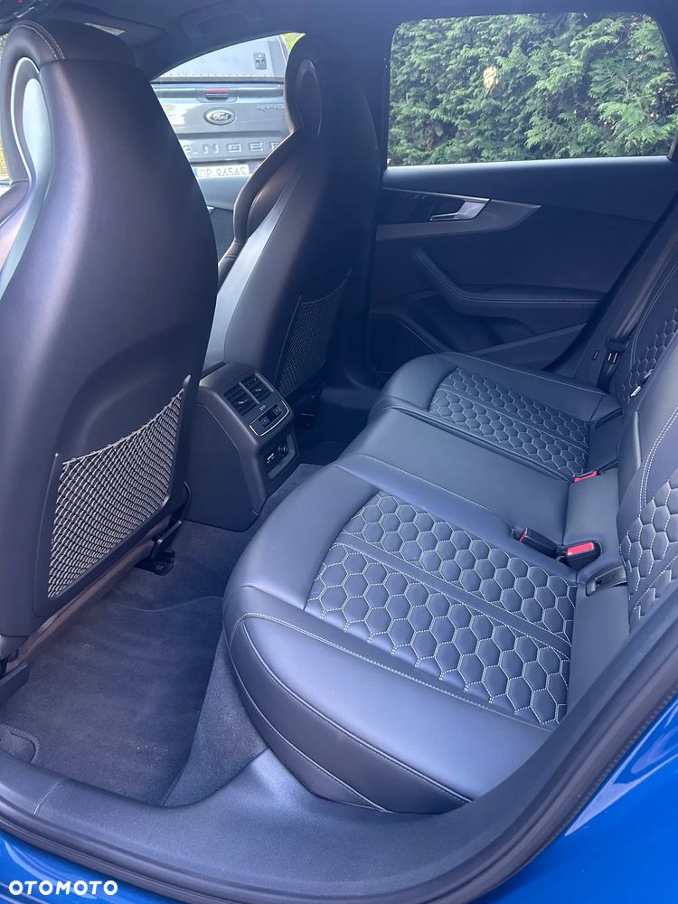 Audi RS4 Limousine - 6