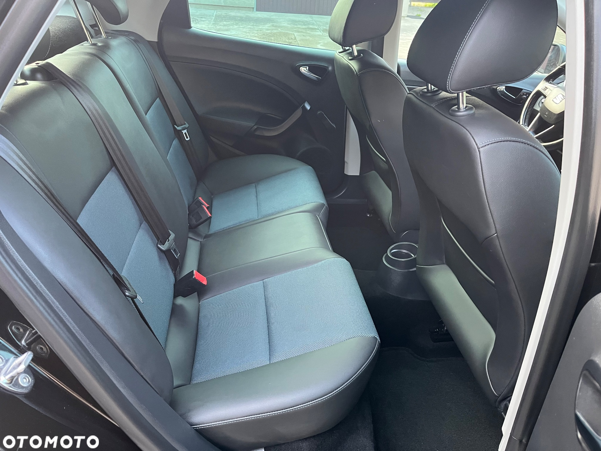 Seat Ibiza 1.2 TSI CONNECT - 25