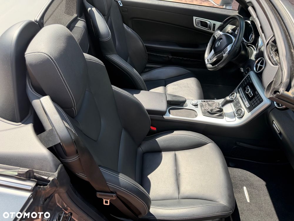 Mercedes-Benz SLK 200 (BlueEFFICIENCY) 7G-TRONIC - 18