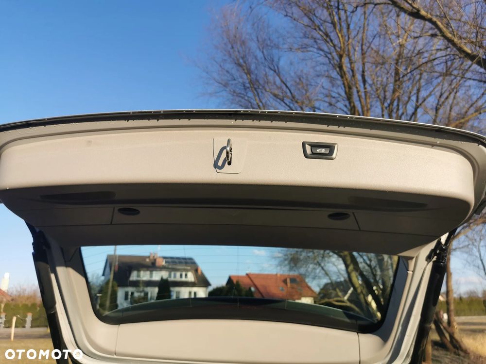 BMW Seria 3 320d xDrive - 16