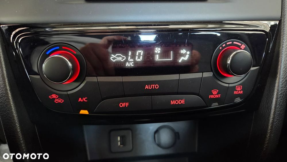 Suzuki Vitara 1.4 Boosterjet mHEV Elegance 2WD - 26