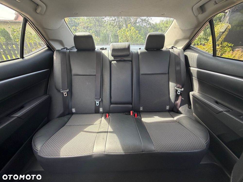 Toyota Corolla 1.6 Prestige EU6 - 10