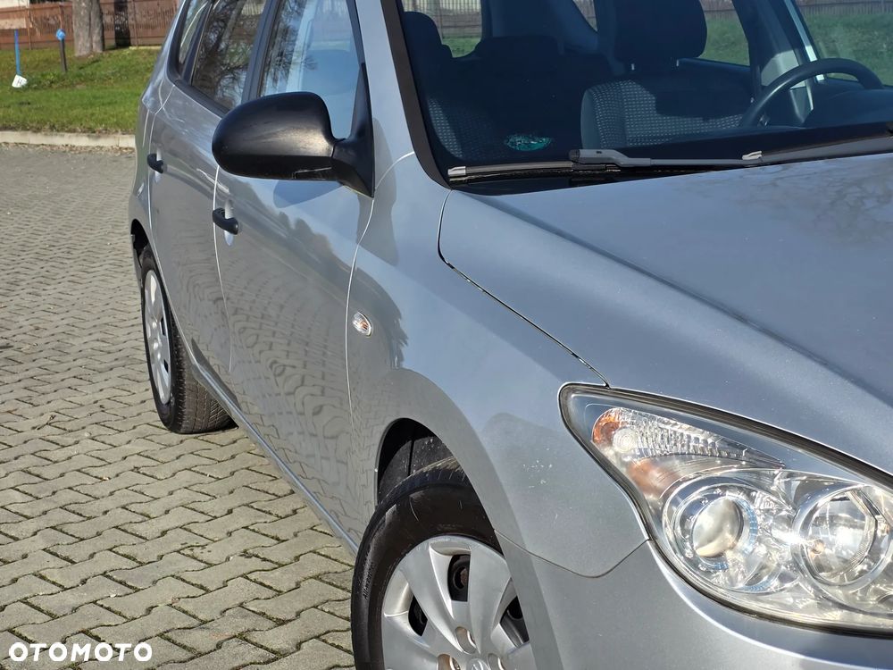 Hyundai i30 i30cw 1.6 blue Comfort - 15