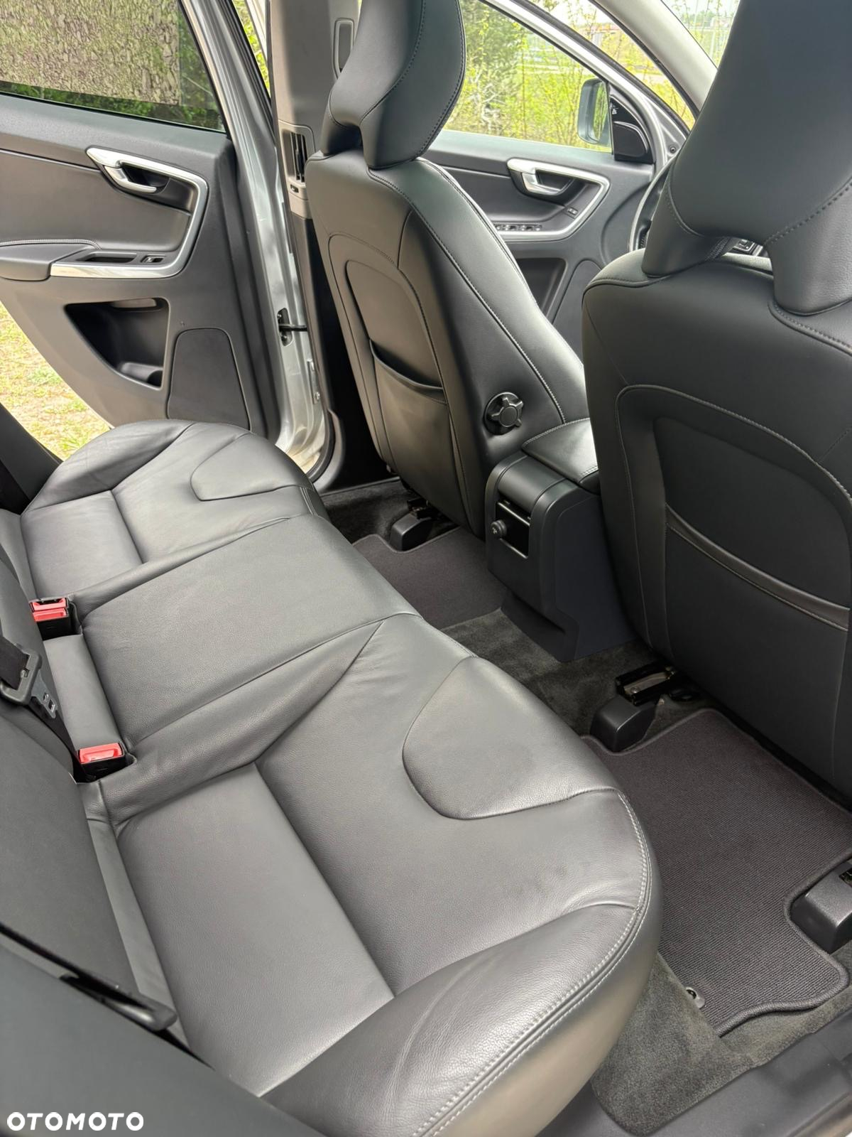 Volvo XC 60 - 8