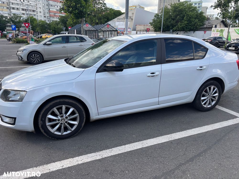 Skoda Octavia 1.6 TDI DSG Style - 9