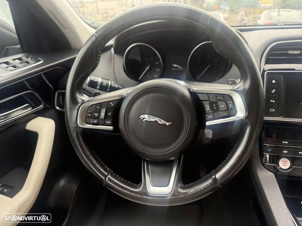 Jaguar F-Pace 2.0 i4D Prestige Aut. - 14