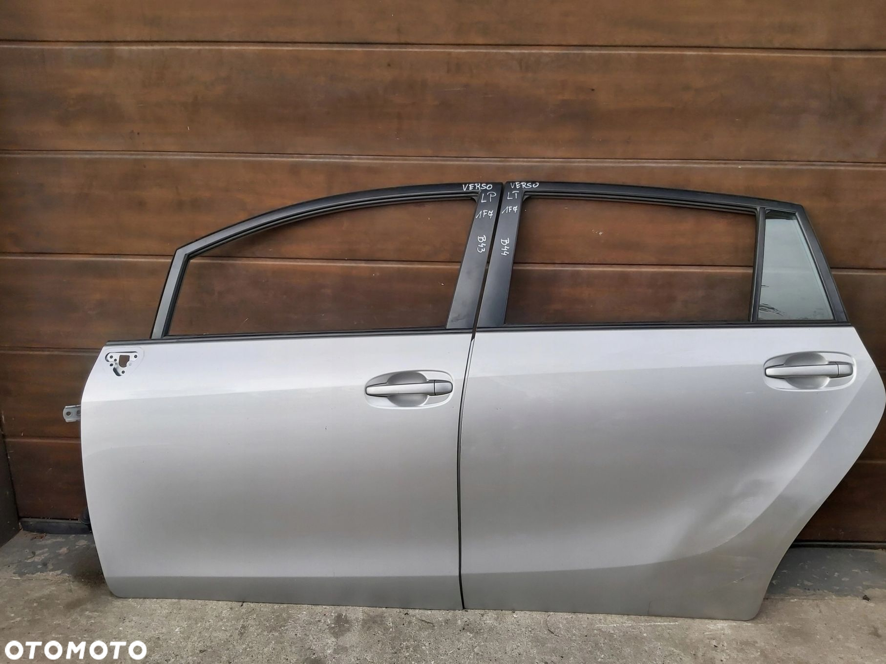 Toyota VERSO drzwi lewy przód 1F7 - 5