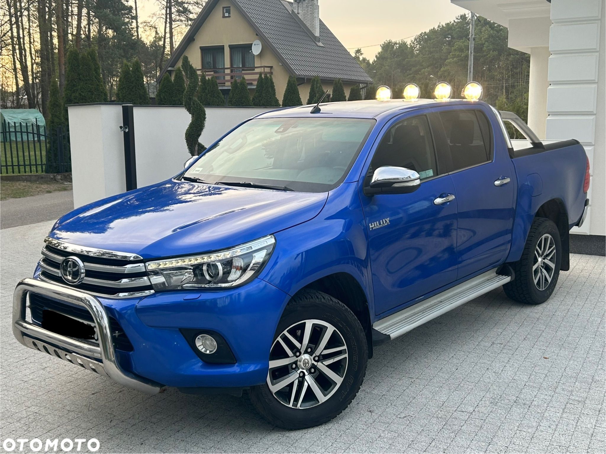 Toyota Hilux - 1