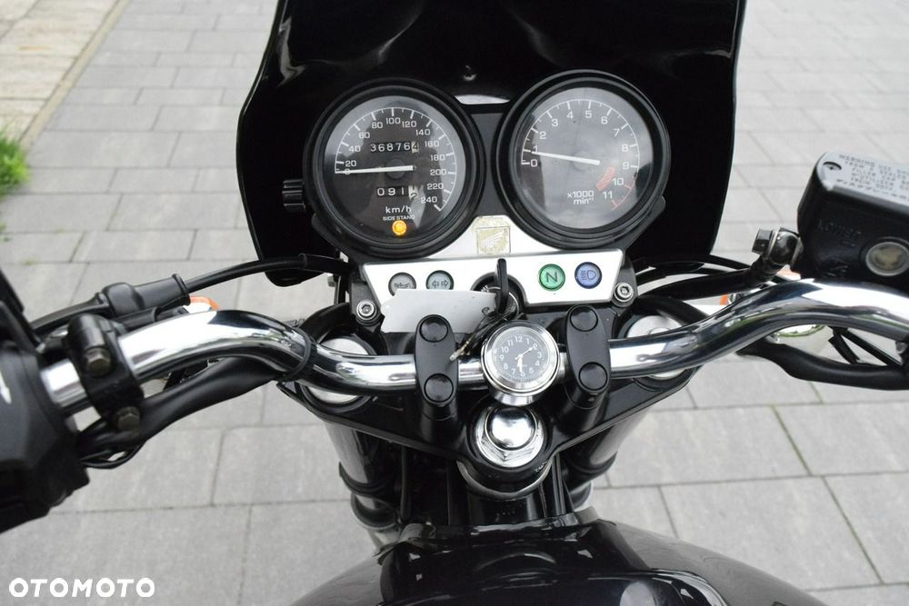 Honda CB - 11