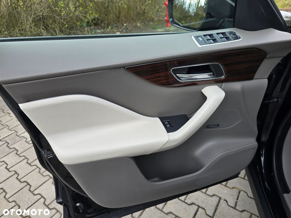 Jaguar F-Pace 2.0 i4P AWD Portfolio - 15