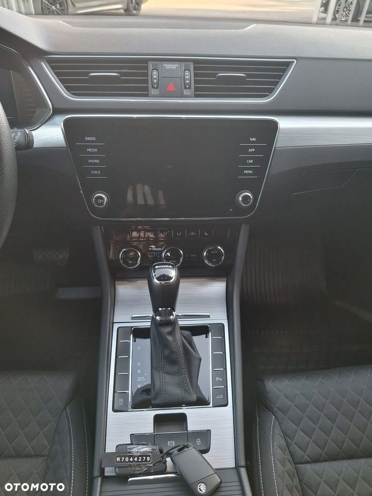 Skoda Superb 1.5 TSI Ambition DSG - 14