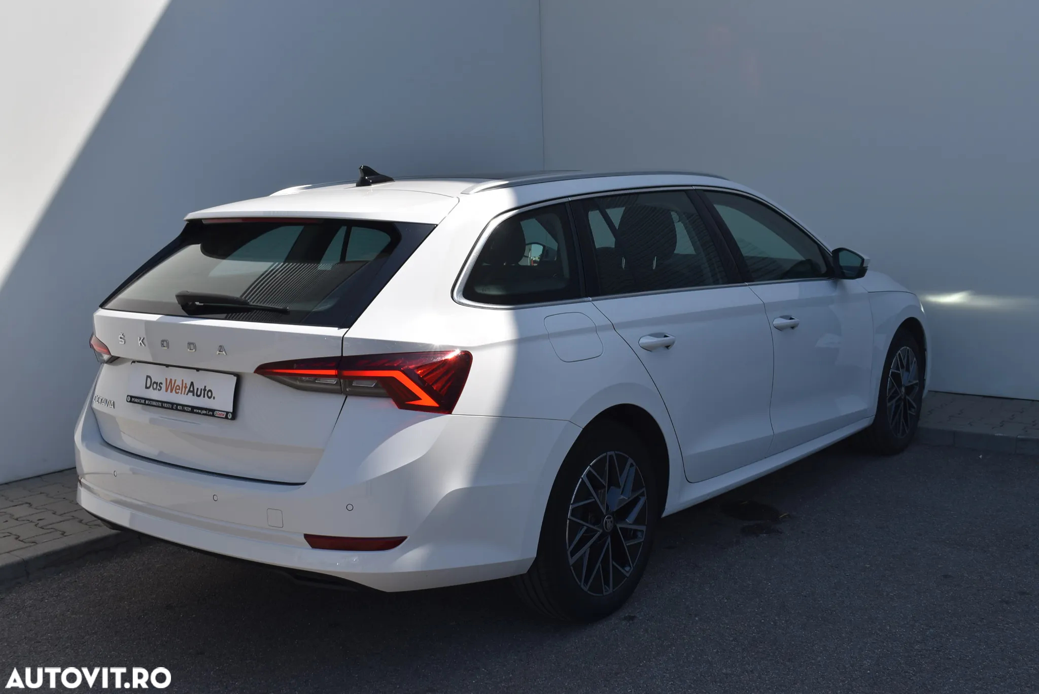 Skoda Octavia Combi 2.0 TDI DSG Style - 5