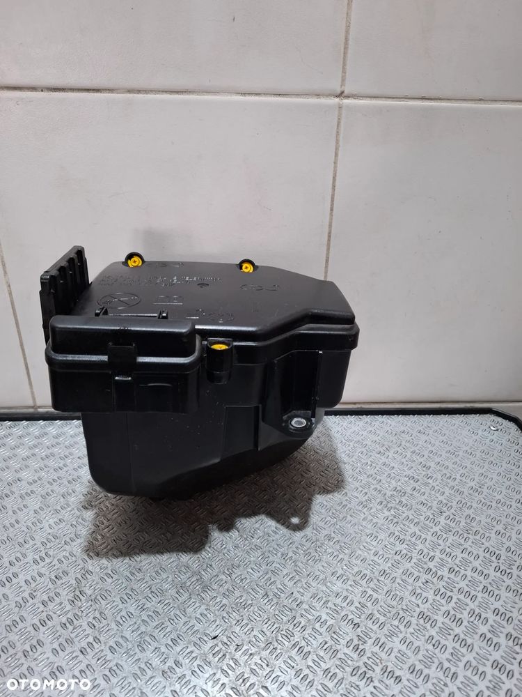 Skrzynka obudowa bezpieczników Fiat Ducato III 2,3 2016 Rok nr 1374608080 - 1