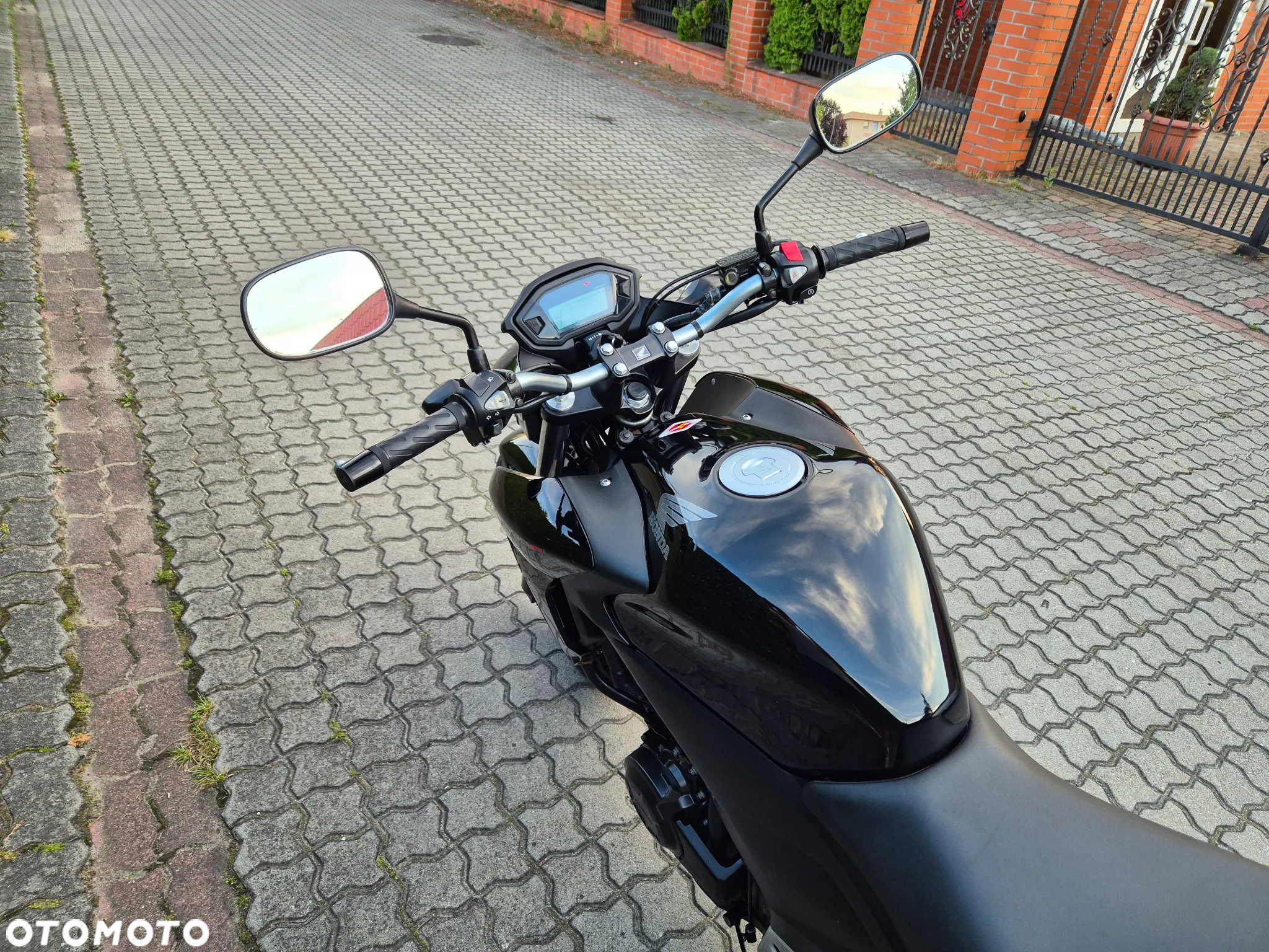 Honda CB - 10