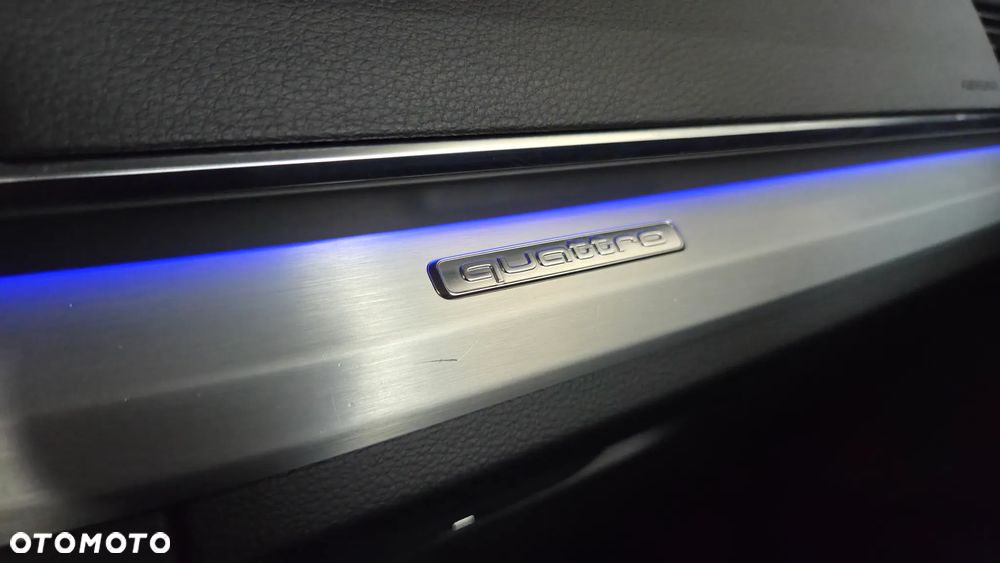 Audi Q5 55 TFSIe quattro S tronic S line - 38