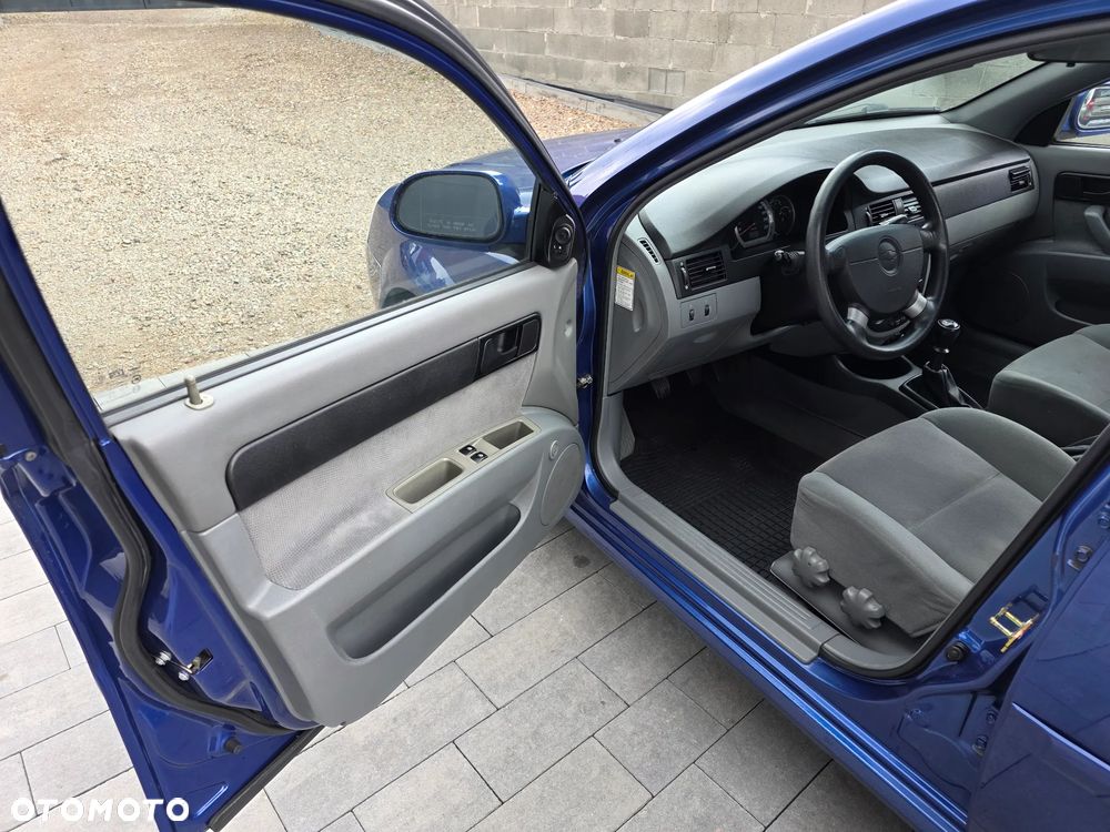 Chevrolet Nubira - 12