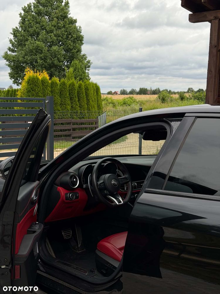Alfa Romeo Giulia 2.0 Turbo 16V AT8 Veloce Ti - 28