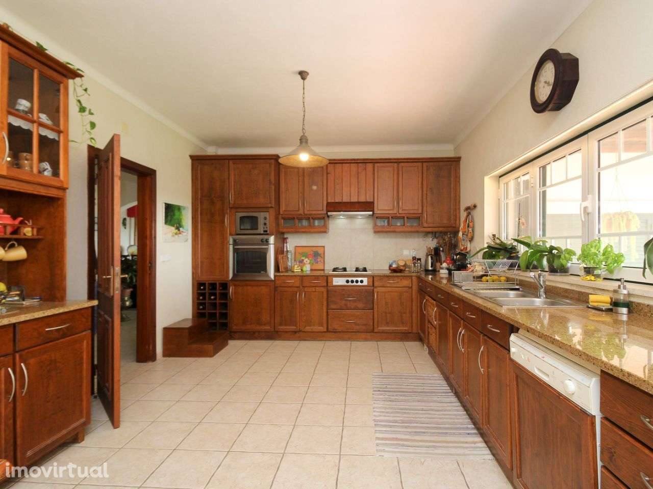 Moradia de 4 quartos com piscina e garagem - Grande imagem: 5/48