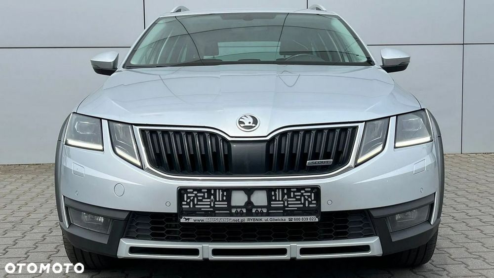 Skoda Octavia Scout 2.0 TDI 4x4 DSG - 6