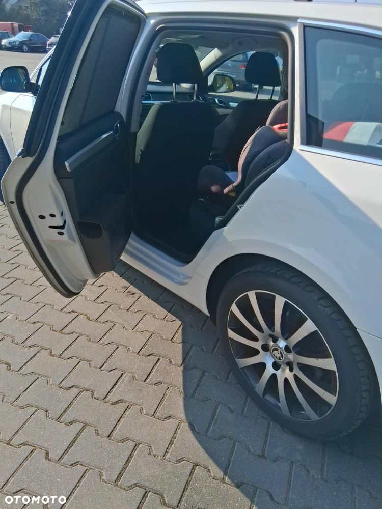 Skoda Superb 2.0 TDI DSG Active - 8