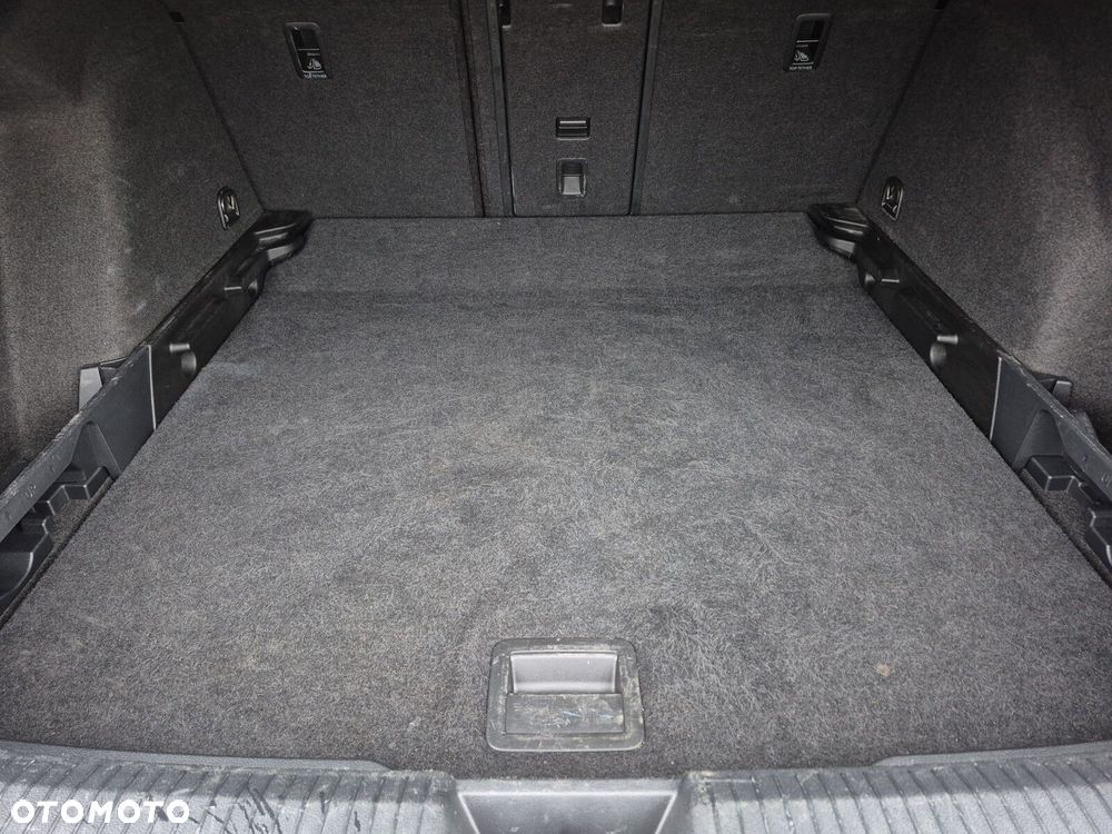 Volkswagen Golf Variant 2.0 TDI Style DSG - 32