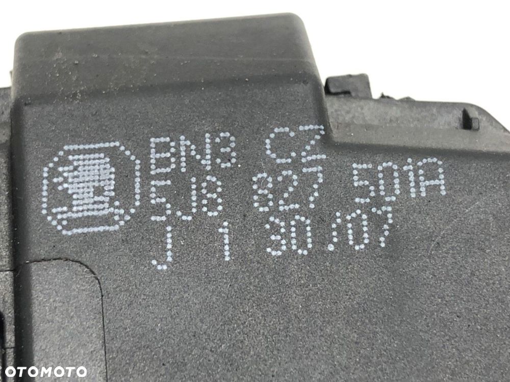 ZAMEK KLAPY TYŁ  SKODA ROOMSTER Praktik (5J) 2007 - 2015 1.4 TDI 59 kW [80 KM] olej napędowy 2007 - 4