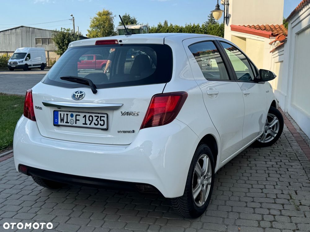 Toyota Yaris - 10