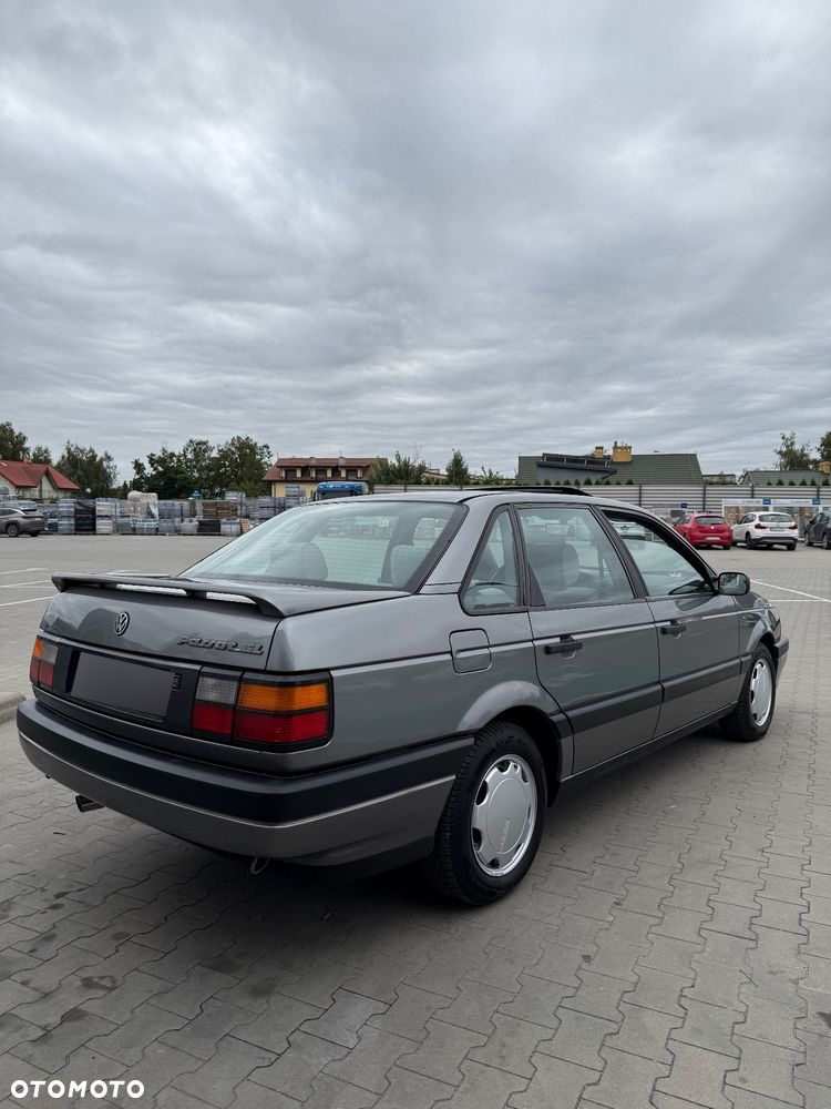 Volkswagen Passat 1.8 GL - 4