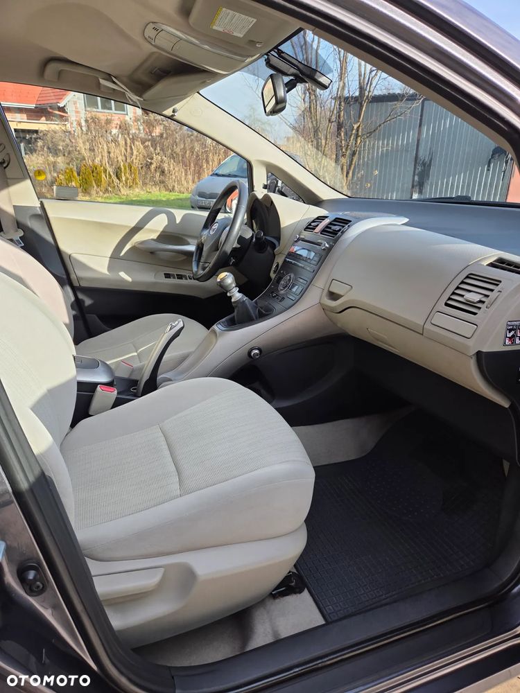 Toyota Auris 2.0 D-4D Sol - 14