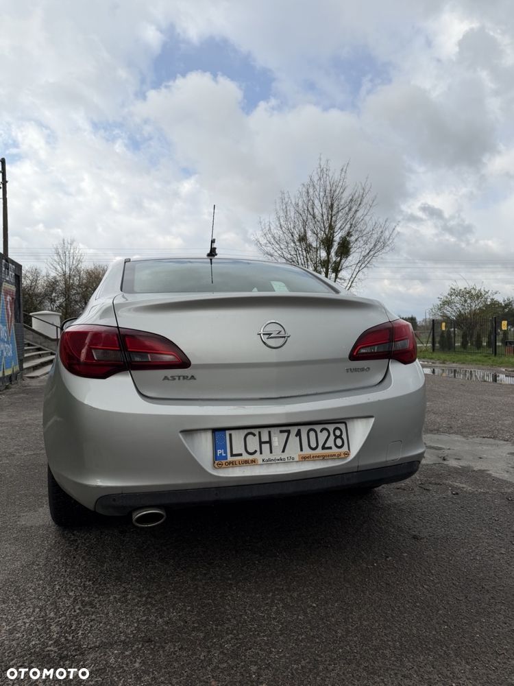 Opel Astra 1.4 T Essentia EU6 - 17