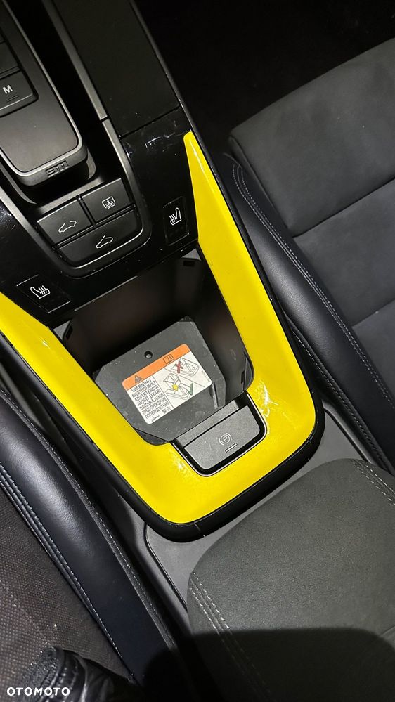 Porsche 911 Carrera GTS PDK - 4