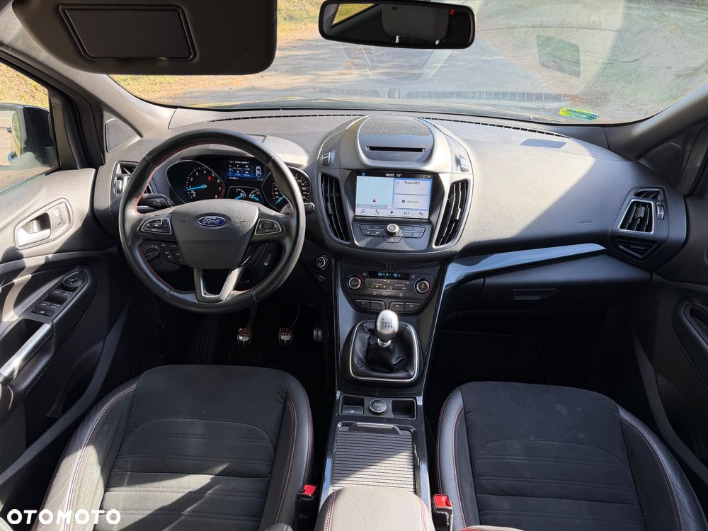 Ford Kuga 1.5 EcoBoost 2x4 ST-Line - 11