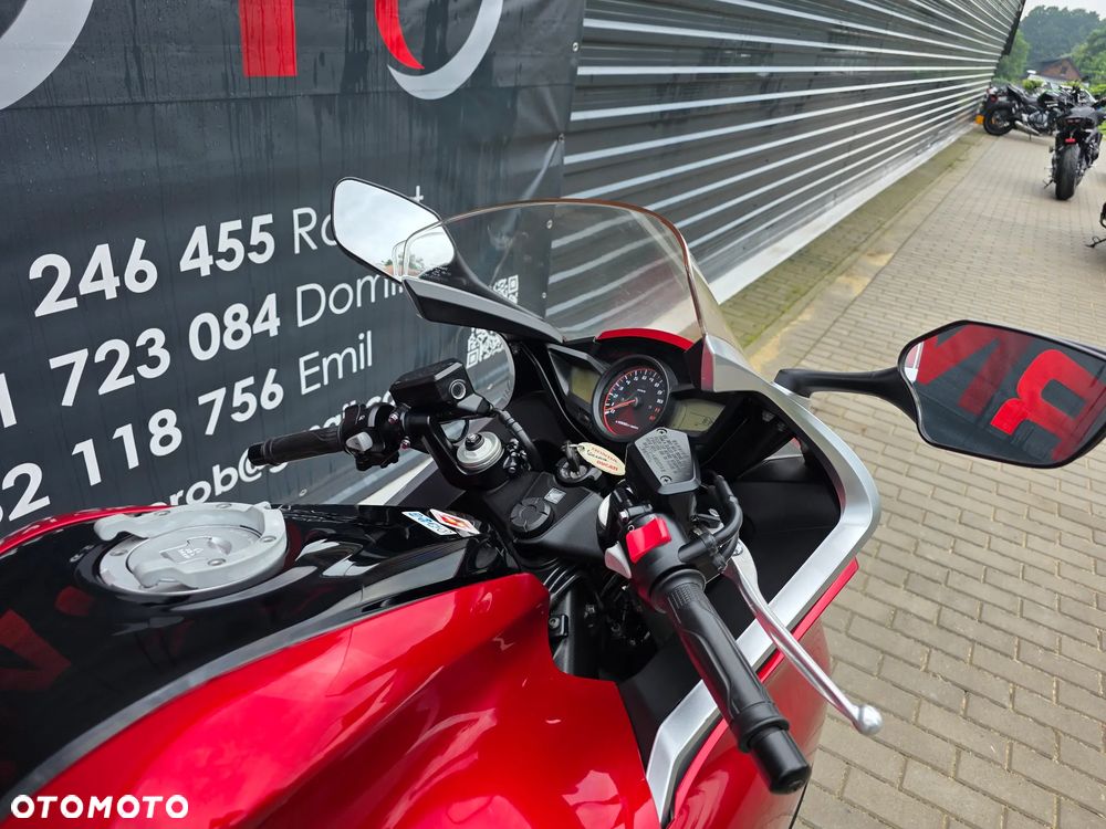 Honda VFR - 28