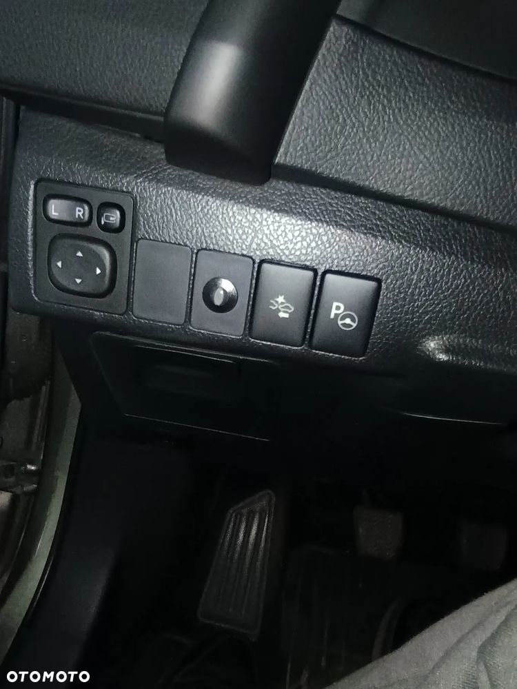 Toyota Auris 1.6 Prestige - 19