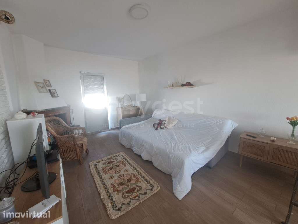 Moradia Bi-Familiar Renovada com Sótão e Terraços no centro de Beja - Grande imagem: 2/21