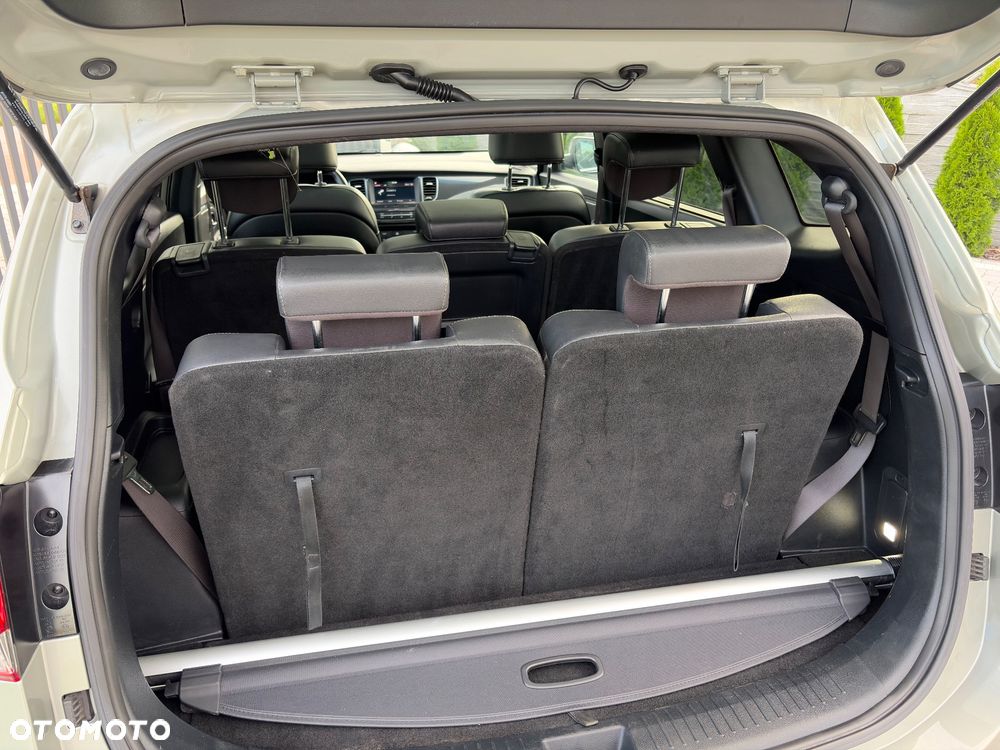 Kia Carens 1.7 CRDi Business Line 7os 7DCT - 16