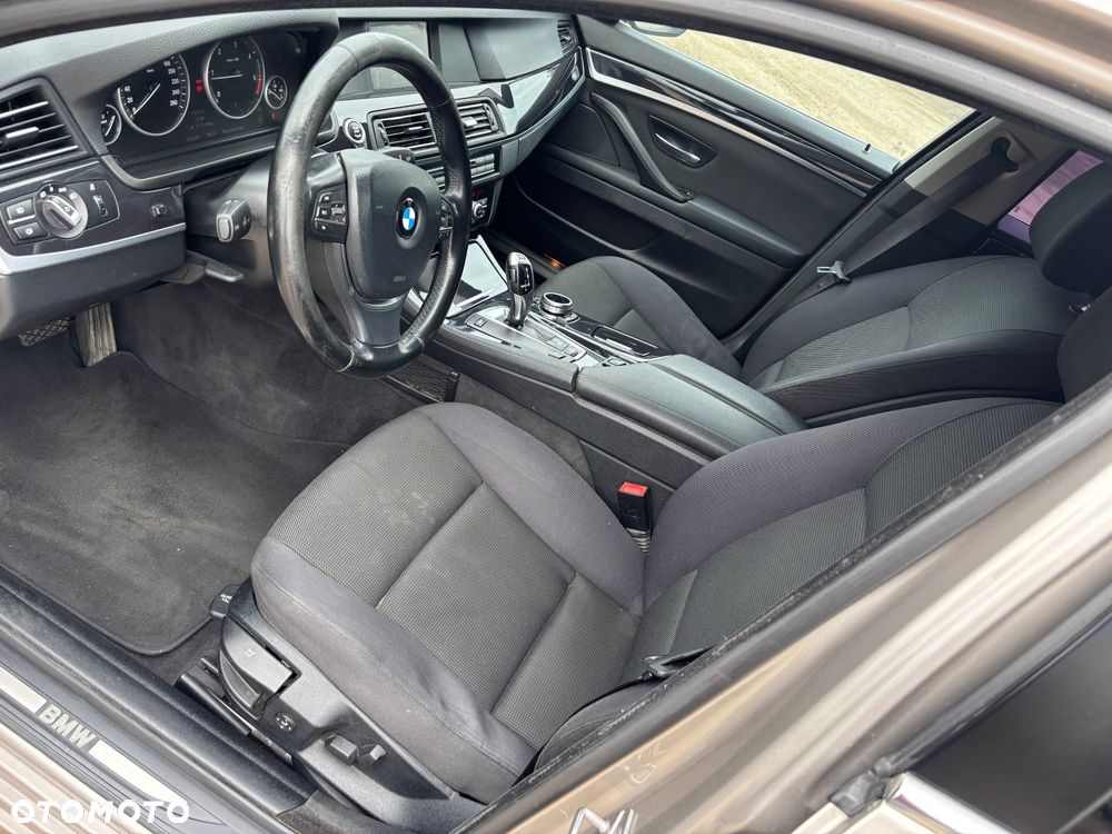 BMW Seria 5 520d - 25