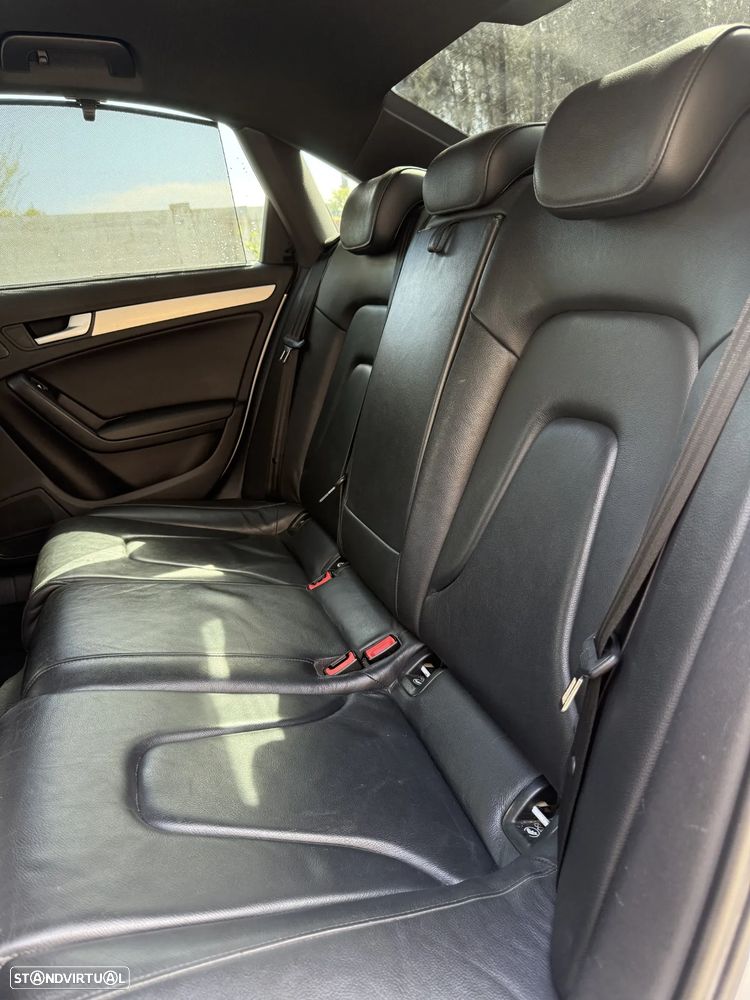 Audi A4 2.0 TDI Business Line S-line - 11
