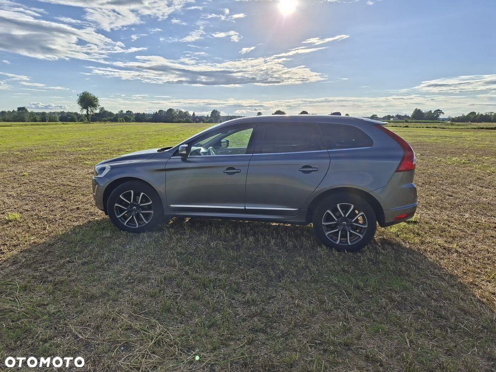 Volvo XC 60 T5 AWD Drive-E Momentum - 2
