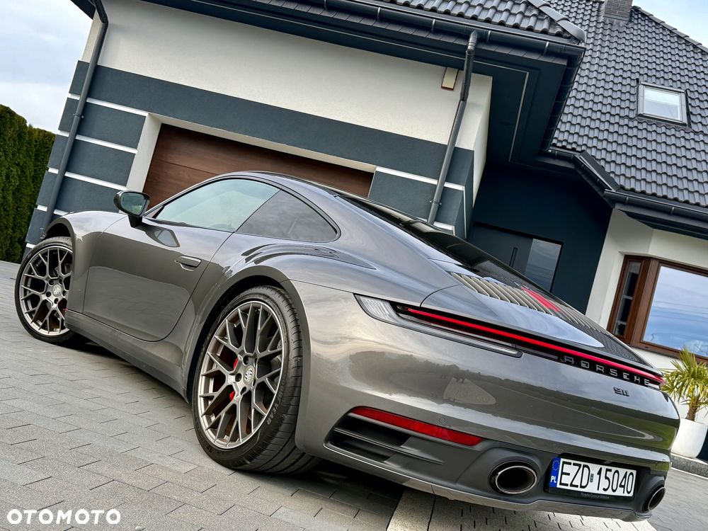 Porsche 911 Carrera 4S - 33