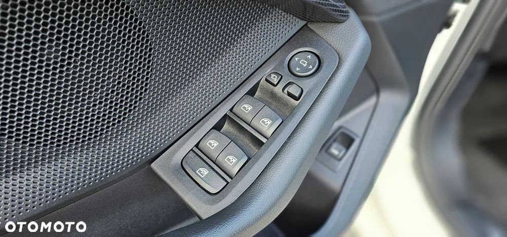 BMW Seria 1 118i - 27