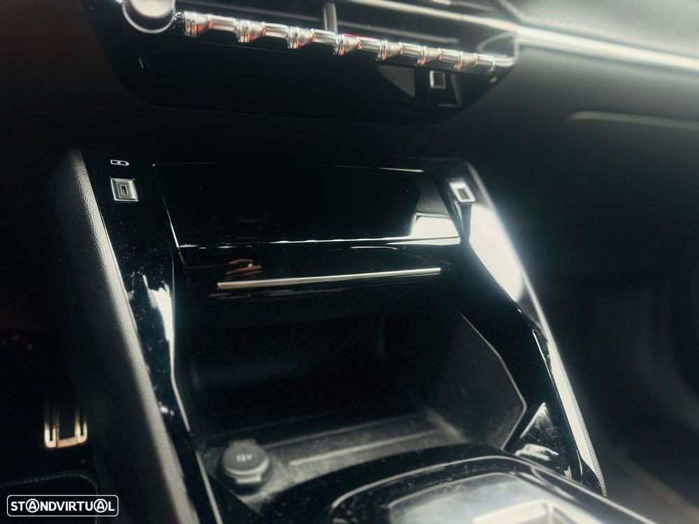 Peugeot 2008 1.2 PureTech GT EAT8 - 30