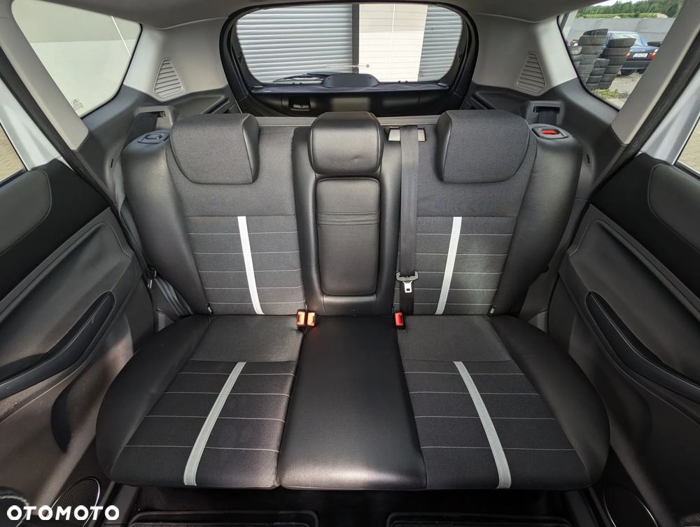 Ford Kuga 2.0 TDCi 4x4 Titanium - 35