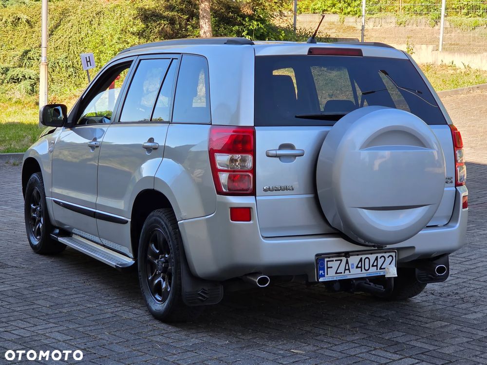Suzuki Grand Vitara 1.9 DDiS Comfort DPF Family - 17