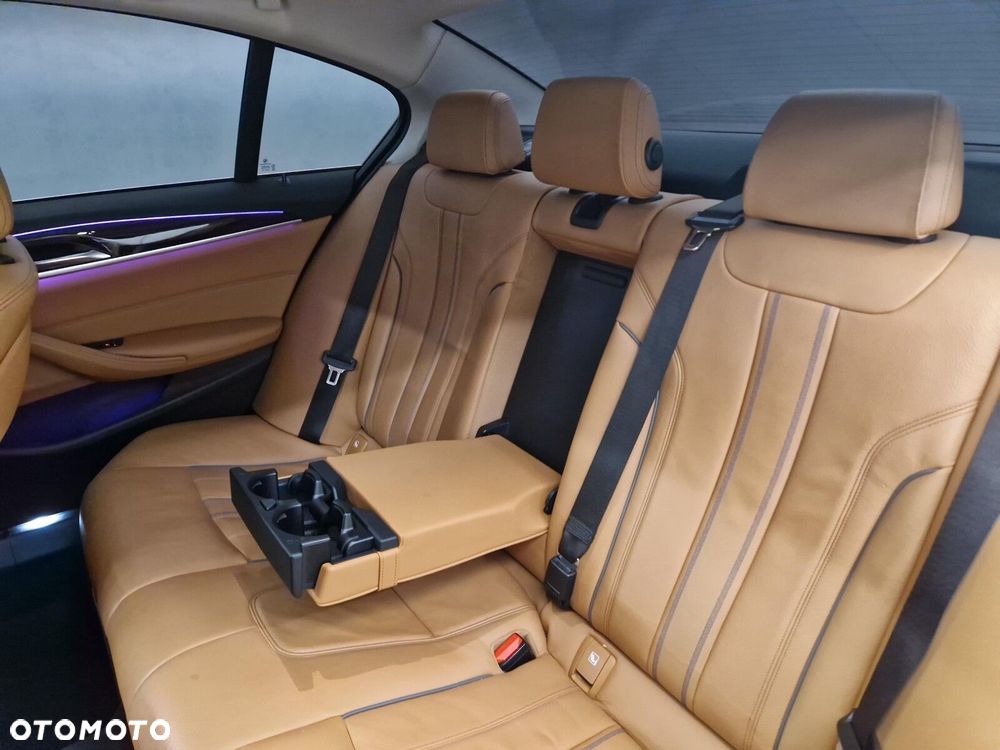 BMW Seria 5 520d Luxury Line sport - 17