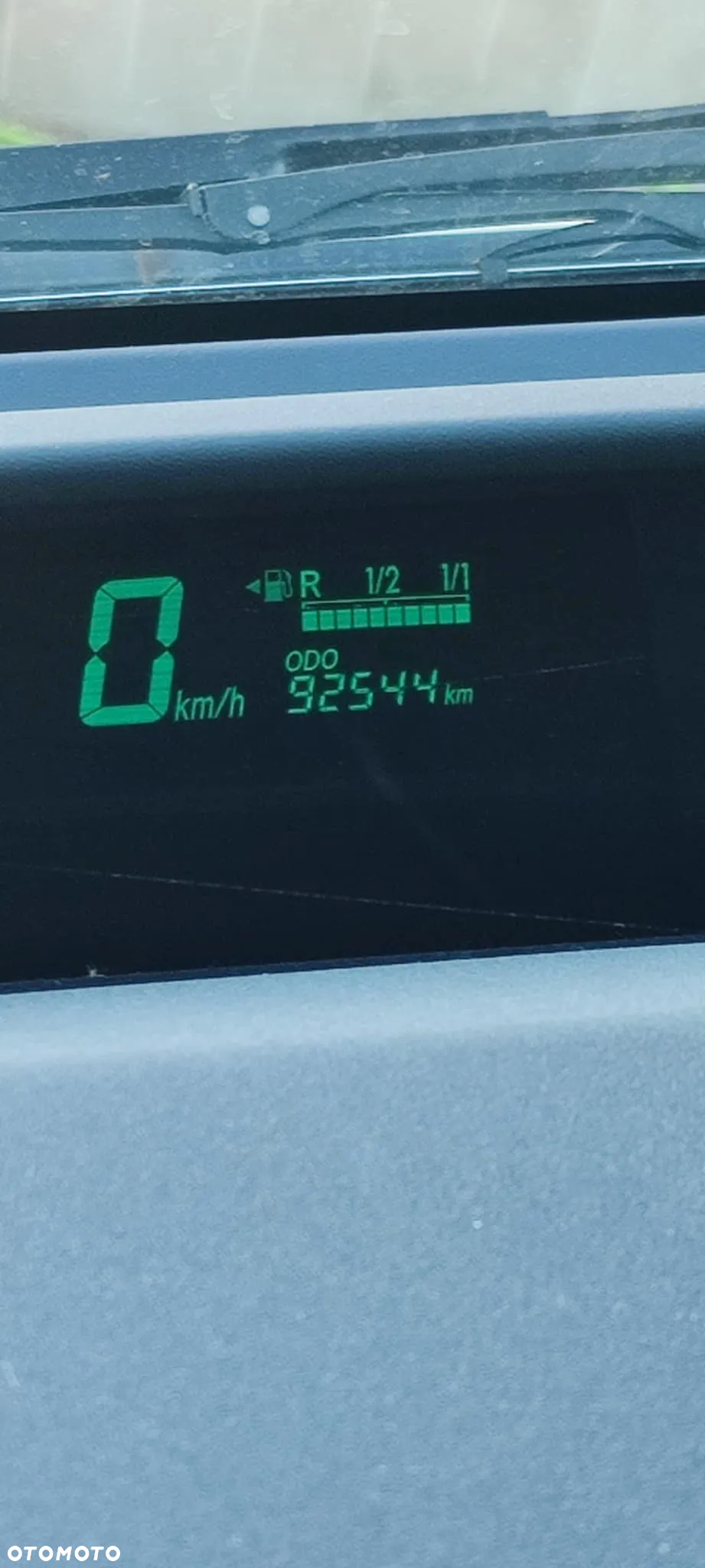 Toyota Prius (Hybrid) Executive - 9