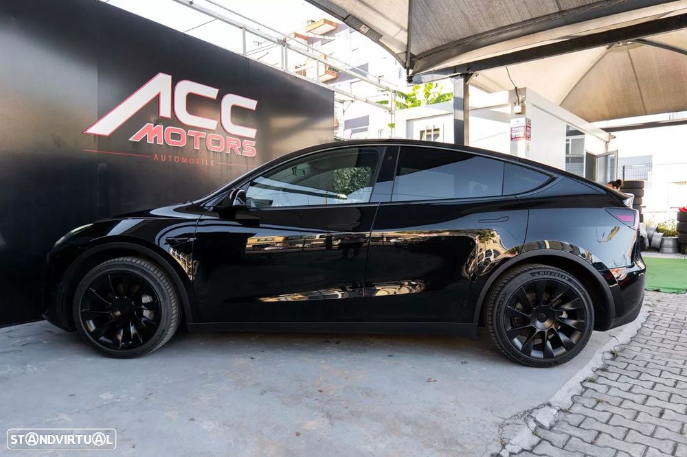 Tesla Model Y Long Range Dual Motor AWD - 21