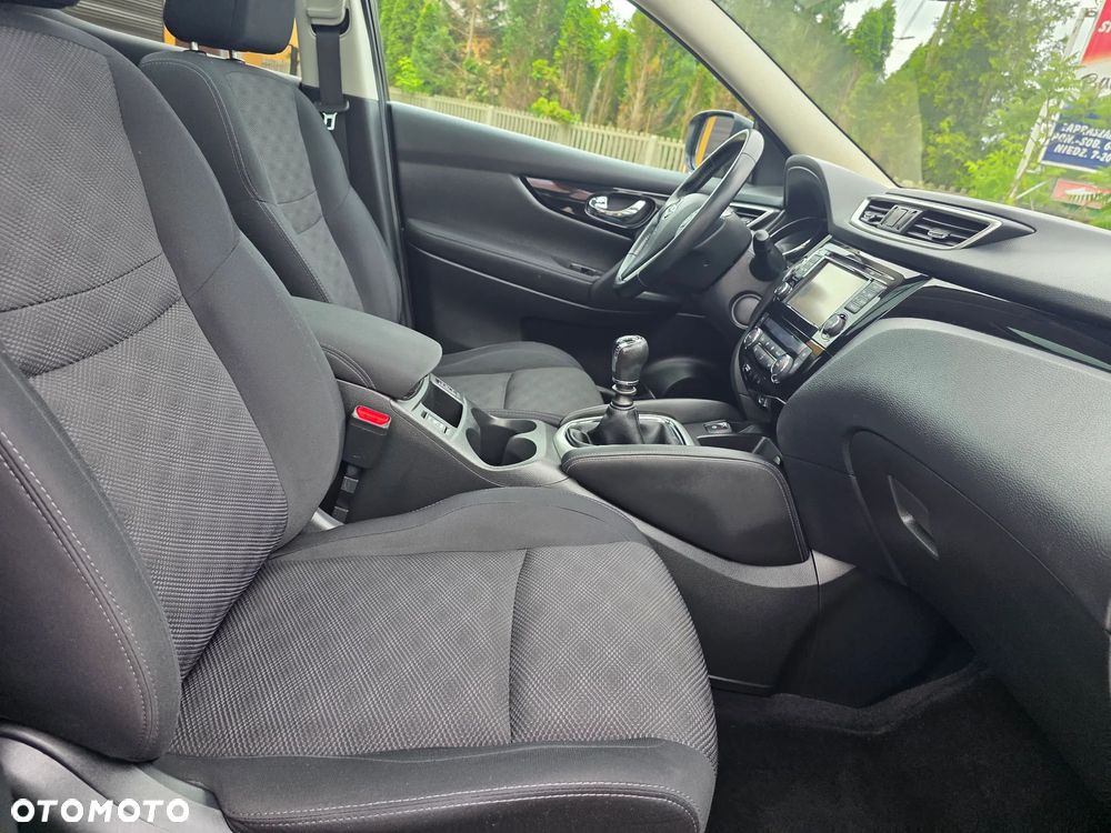 Nissan Qashqai 1.6 DIG-T N-Connecta - 28