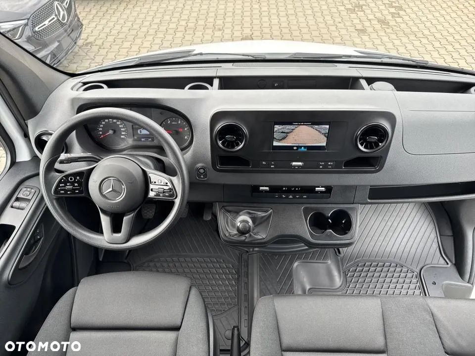 Mercedes-Benz Sprinter - 23